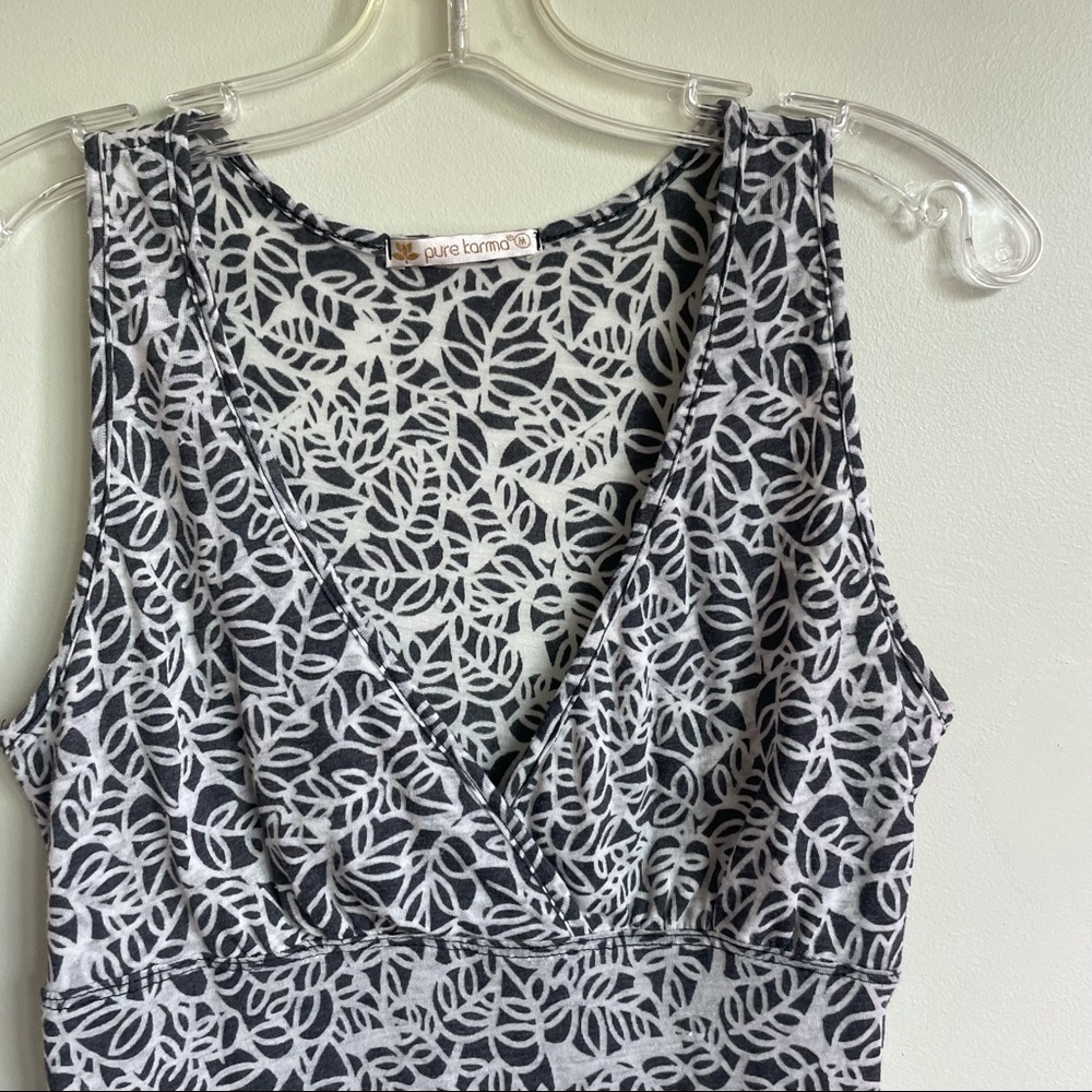 patterned yoga top - Picture 2 of 4